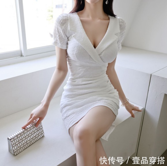 时尚搭配|女神孙允珠的时尚搭配:春燕娇莺絮白缤纷婉婷斜衩裙