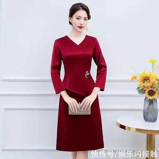 提升|妈妈喜庆装穿搭!提升整体气质，简单来说就是“哪里好看露哪里”