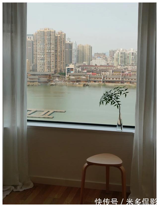 主卧|她家不吊顶，全屋大白墙，简约干净，“家徒四壁”反而更高级耐看
