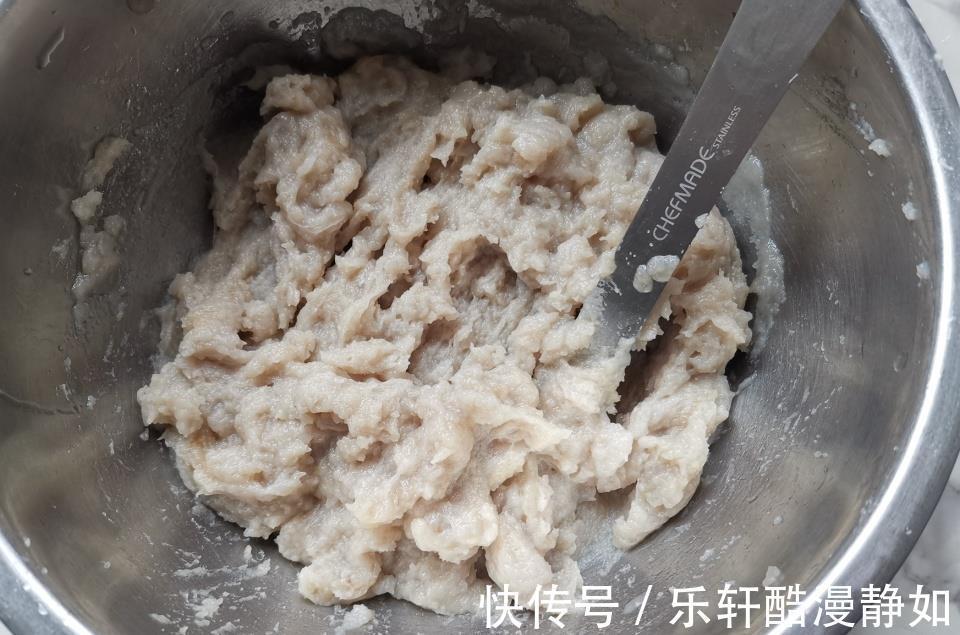十一假期吃饺子还得这个馅,猪肉牛肉靠边站,用这肉包可太鲜了
