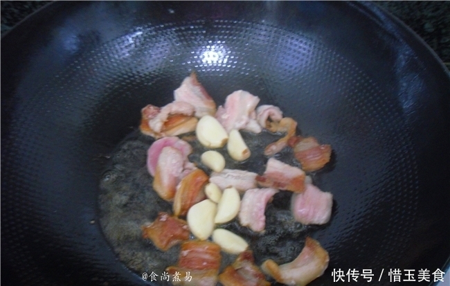 此菜，家人三天两头就想吃，食材丰富一锅出，又香又滑营养足