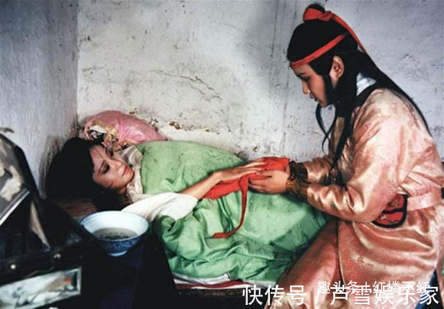 王夫人@晴雯被王夫人驱逐至死，“好姐妹”鸳鸯为何不帮其向贾母求救呢