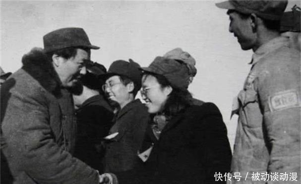 毛主席|此人开口向陈赓索要装备，毛主席发话：你要敢拿一枪，我撤了你！