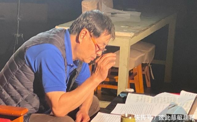 震撼|67岁濮存昕授课照曝光,满脸皱纹显憔悴苍老,现场朗诵令人震撼