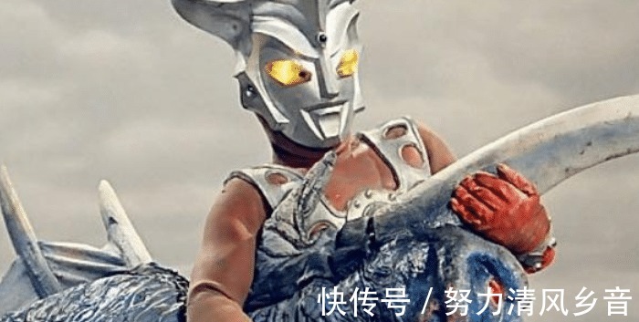 奥特曼|历代奥特曼的身高，最高的一位，成年的泰罗还不如他的脚高