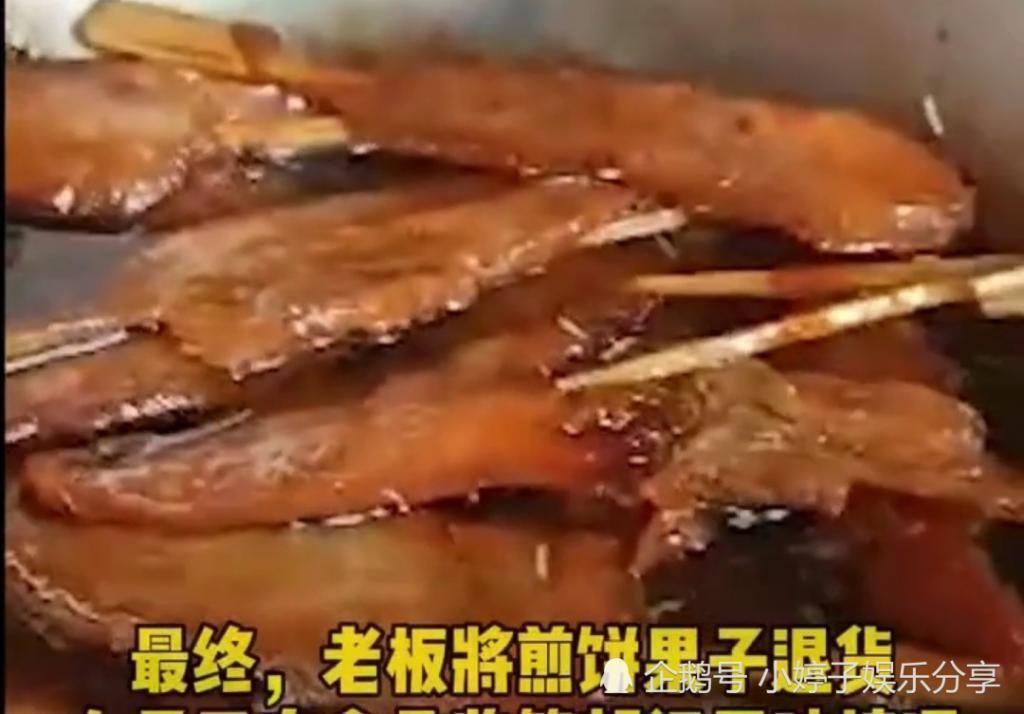 鸡柳|恶心女子路边摊煎饼吃出“大堆蛆虫”,大妈摊主我给你换一个就可以了