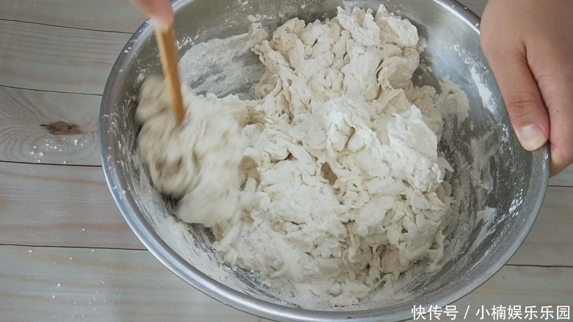早餐饼又出新做法，比包子馒头都好吃，我家一周吃三次，太香了