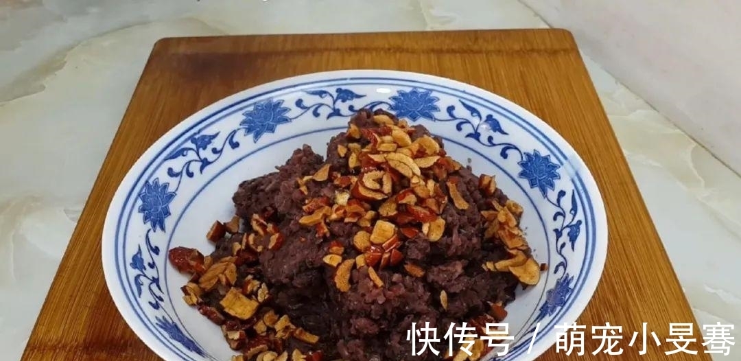 面团|糯米粉这样做才简单，加半碗红豆，软糯又香甜，比吃蛋糕还舒服