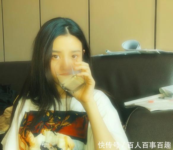 口红|天生自然的美人胚子,脸上一般有4个特征,素颜也很好看!