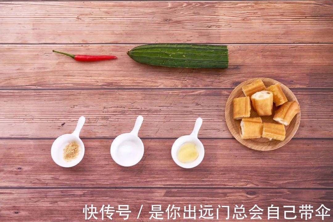 吃不完的油条有救了,简单一炒,全家都爱,清爽开胃!