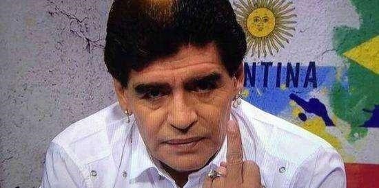 指甲|肝是不是健康,“竖起中指”观察,如果无3个表现,说明肝很健康