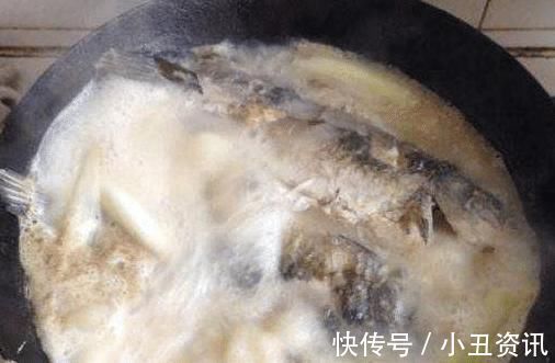 热水|炖鱼汤时，用冷水好还是用热水好？学会这招，汤汁浓白鲜美！