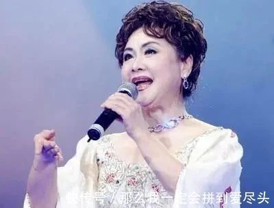 书法@“歌神”李谷一的书法被赞有文化修养,字迹洒脱飘逸,遒劲有力