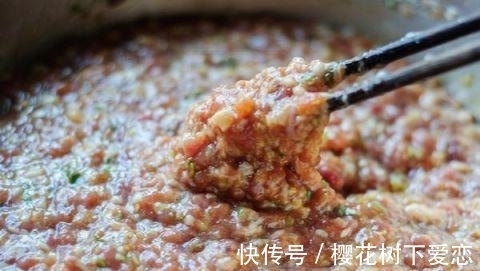 五香粉|拌饺子馅最忌放“此物”，10个人7个错用它，难怪饺子不鲜不好吃