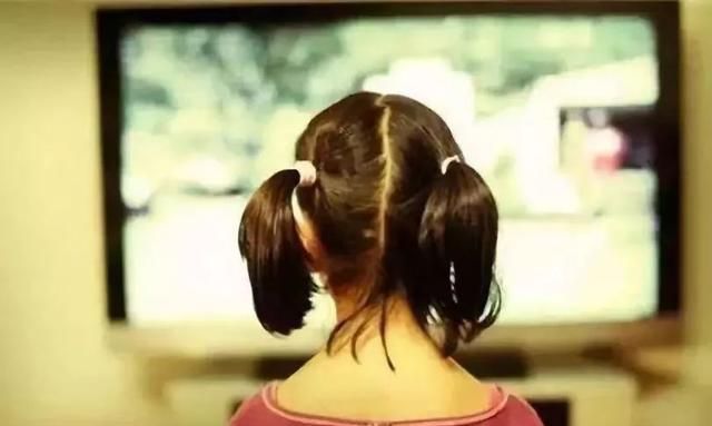 孩子“看电视”和“不看电视”,上小学智商差距明显!家长要重视