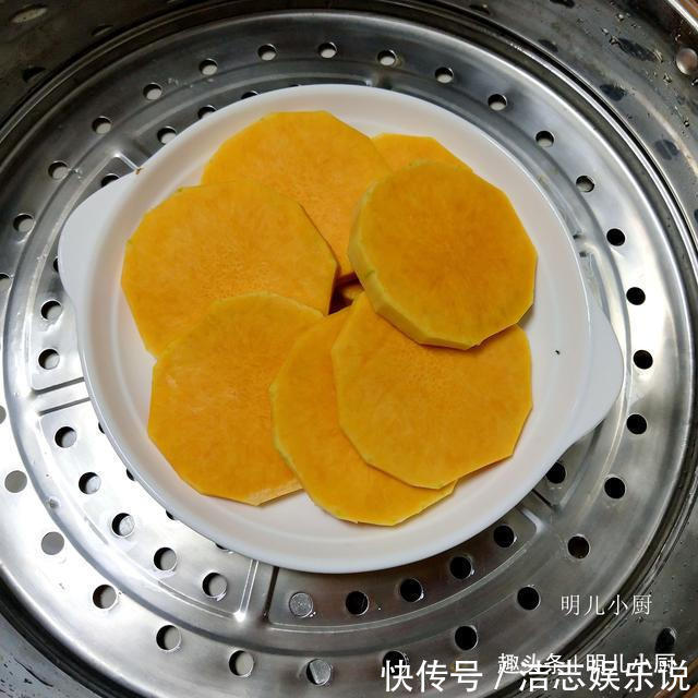 香甜|南瓜和它是绝配，做成小饼，咬一口香甜软糯，早餐孩子吃得欢