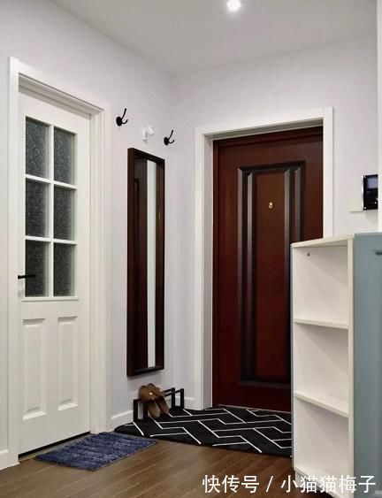 咖色|刚保洁完的100平新房,谈不上豪华,但全屋光打柜子就花了8万