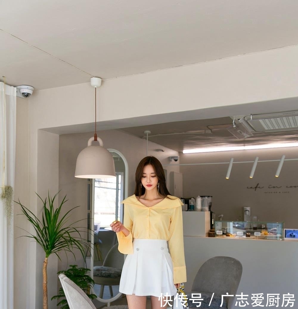 女神孙允珠，穿芒果色青春气息套裙，冰肌玉骨娇艳欲滴