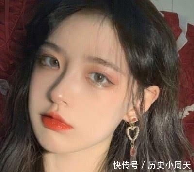 女生“高鼻梁”更好看脸上有这3特征,塌鼻梁没准“更惊艳”