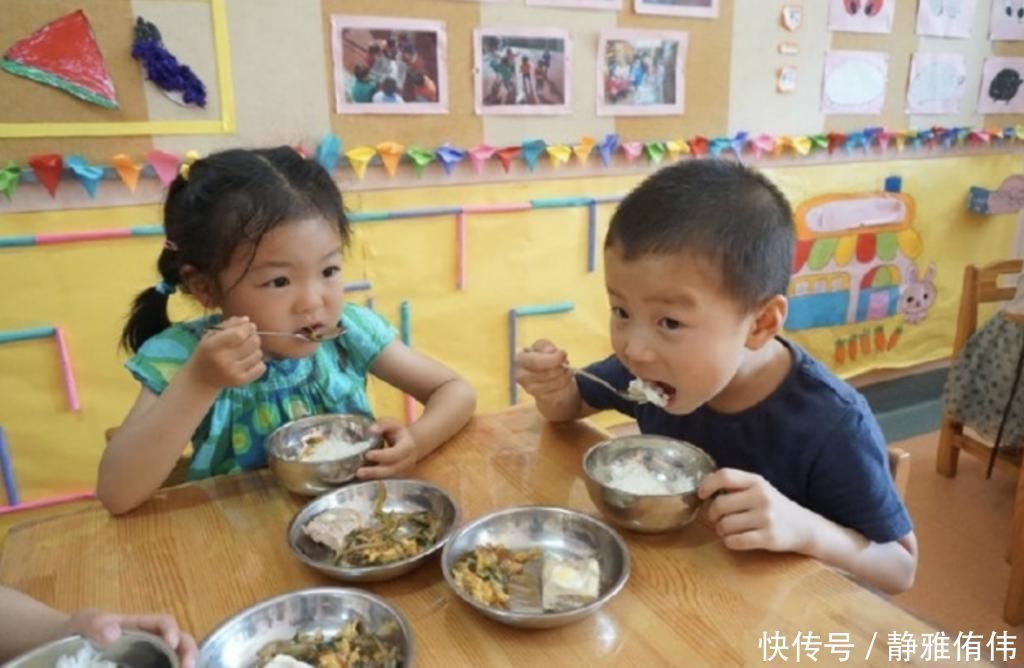 妈妈|孩子在幼儿园饭量增大,看到老师拍的午餐照后,妈妈备受打击