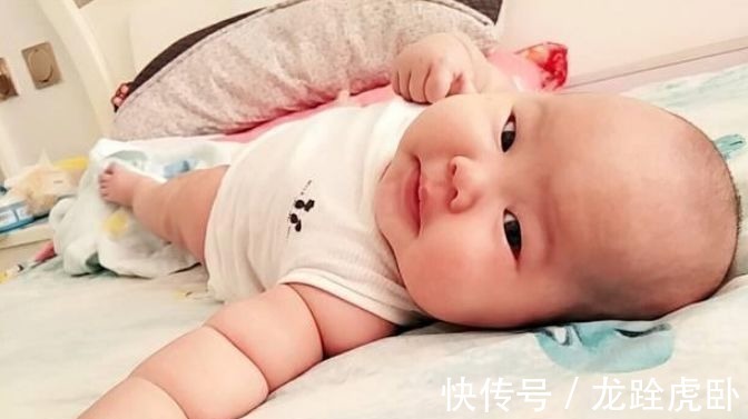 枕头|家有不满一百天的宝宝,家长容易做错4件事却不自知,要自查改正