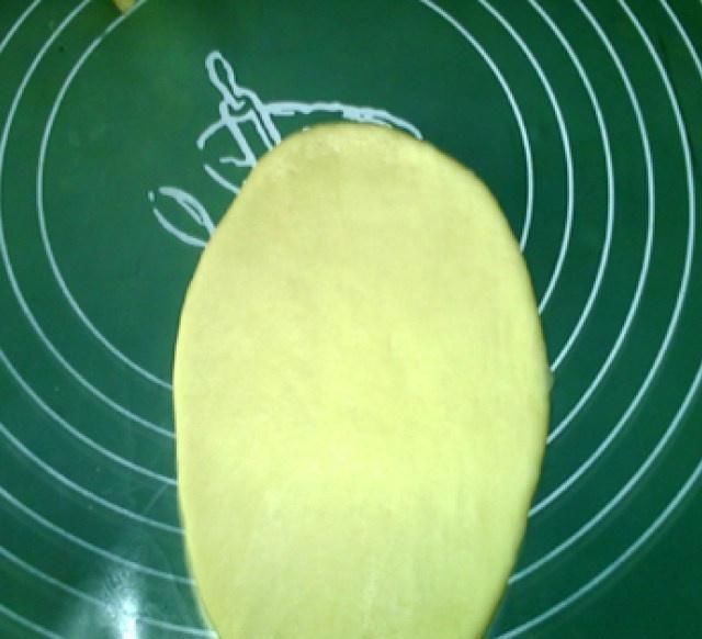  猕猴桃果酱面包，烘烤成金黄，看起来效果也还算不错