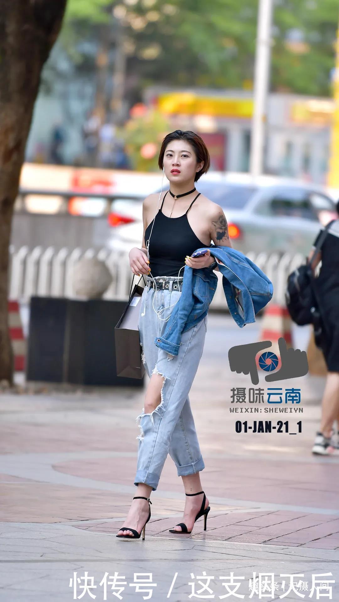 街拍破洞牛仔裤生性不羁爱自由,也是最上镜超酷破洞牛仔裤