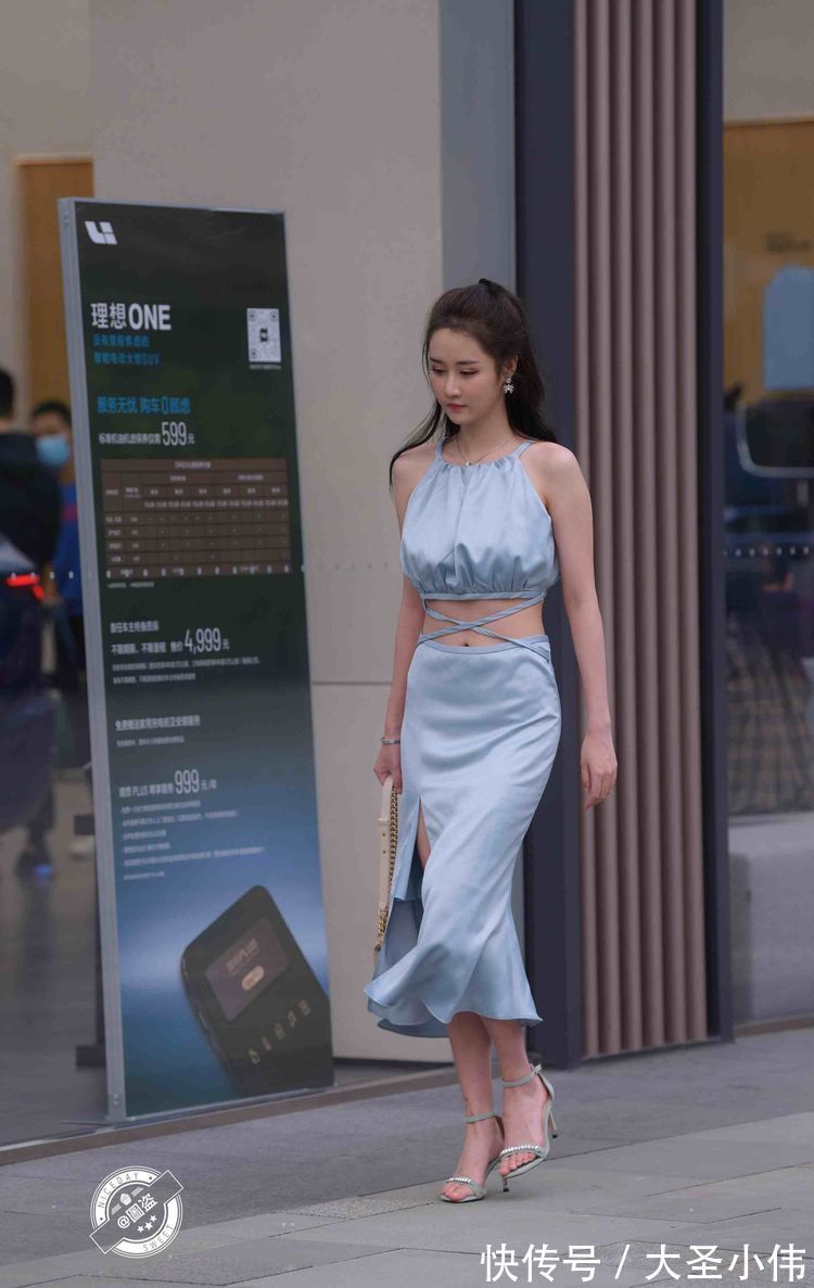 连衣裙|美女街拍:穿上真丝连衣裙,让造型美感升级,非常实用