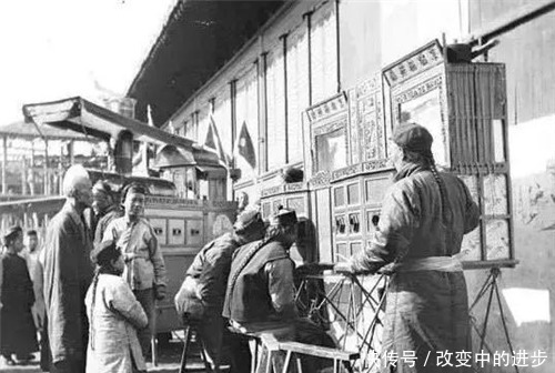 儿子|父亲捡到一弃婴,儿子长大后娶了女婴,生下一子成家喻户晓的名人