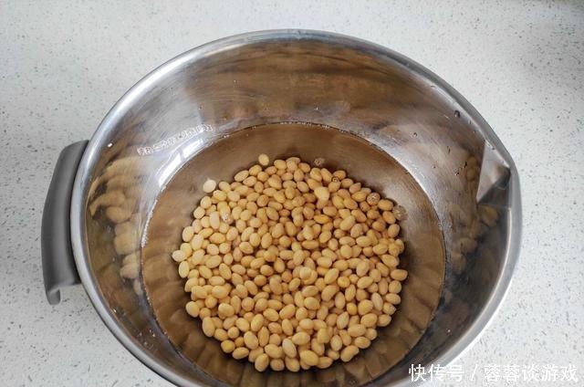 用了我这办法,发黄豆芽不会变臭一次就成功,五天就长15厘米高!