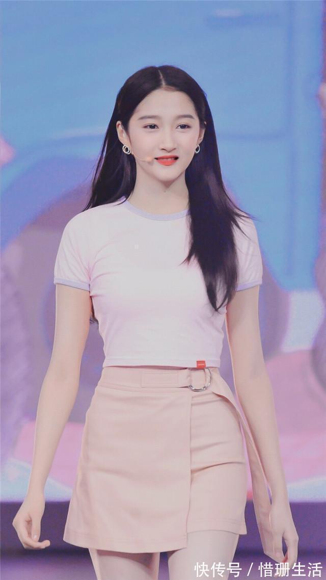 发际线|脸上有这3个“特征”的女生,就放弃黑长直吧!短发更年轻上档次