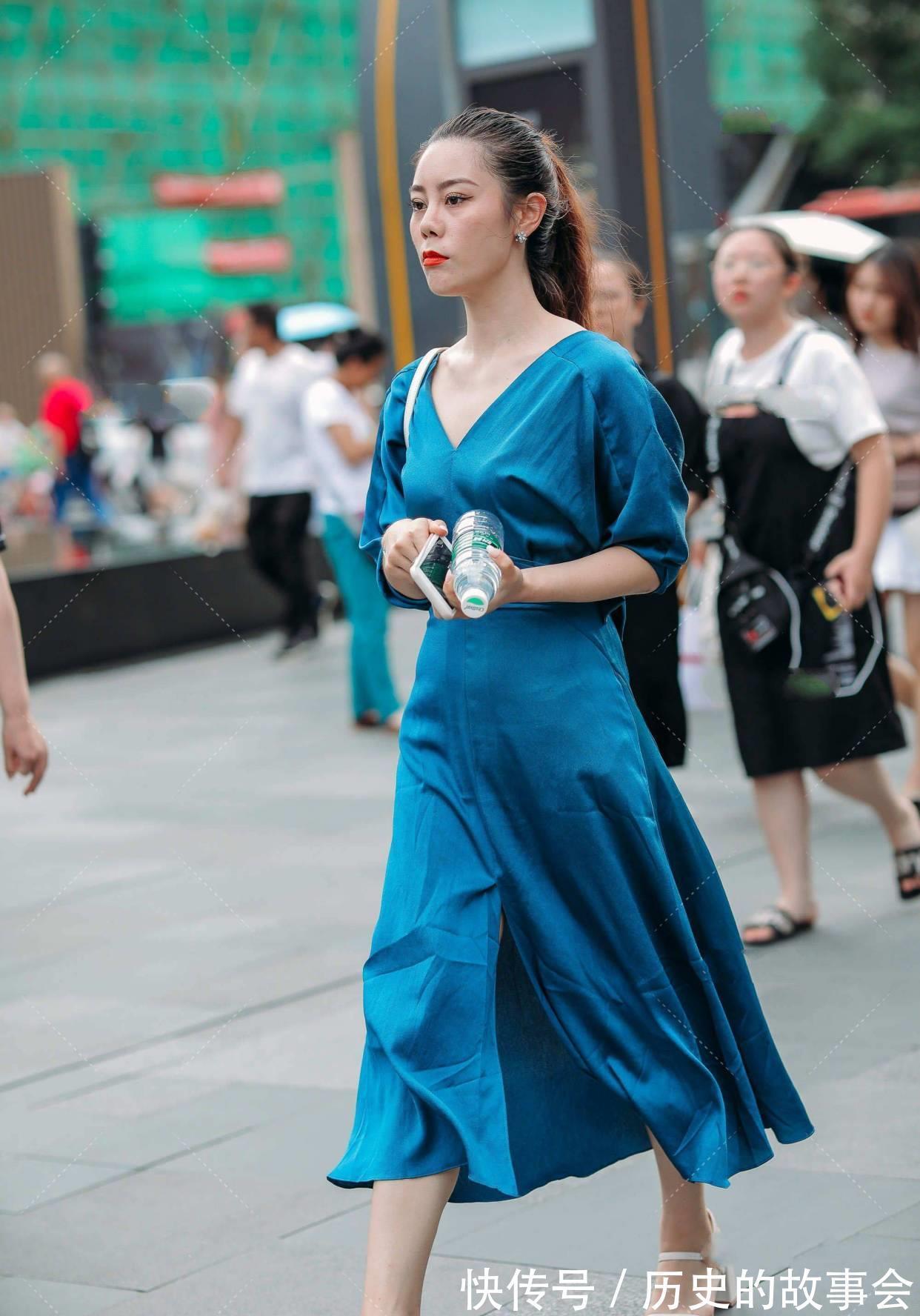 连衣裙 蓝色各异搭配出来,气质风格大不相同,选款与您共享蓝色衣服