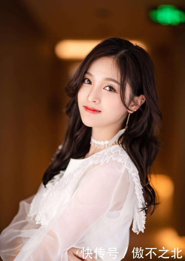 联名鞋子被嘲太土,吴宣仪新代言出师未捷,