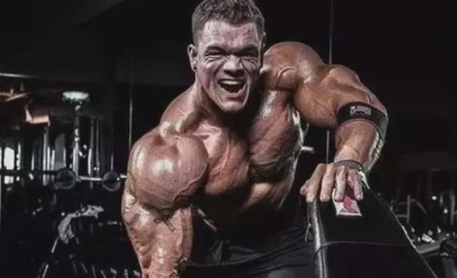 健身|240斤肌肉野兽，19岁健身21岁拿职业卡，最终却输给一口饭