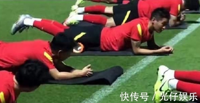国足|国足再遇大考!开誓师大会鼓劲,李铁:加大训练,已无理由败越南
