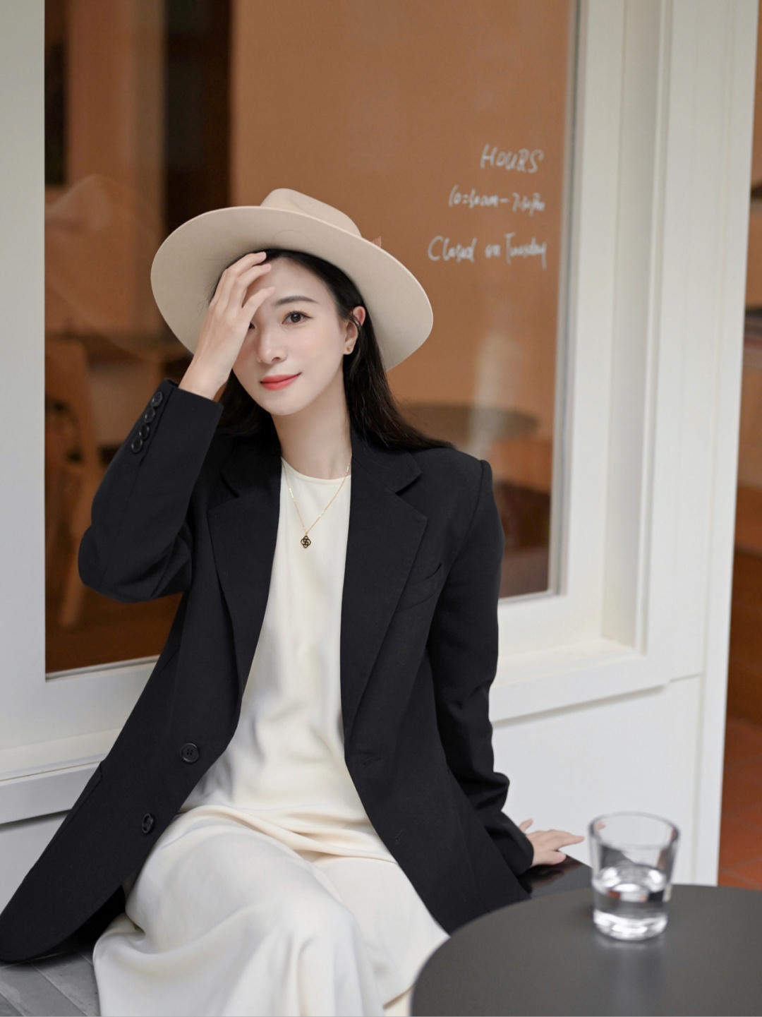 西装 黑白西装别乱穿,春天建议这样搭配,轻松打造非凡魅力