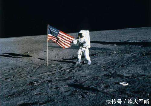五星红旗 美国登月遭质疑,看到中国五星红旗后,为何美国国旗能在月球飘扬