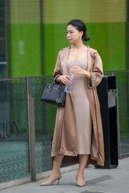 帅气风衣,简约舒适感十足,时髦耐看又大方