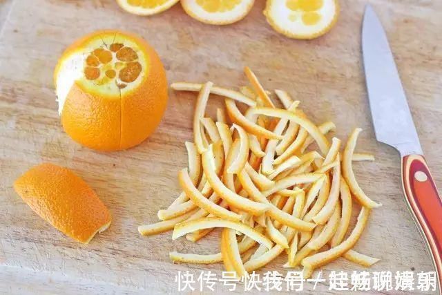 把这些东西倒进花盆里,家里的花都长疯了!