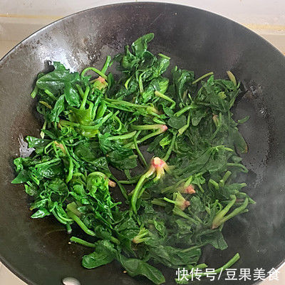 菠菜炒蛋|手残党必学菜谱之菠菜炒蛋