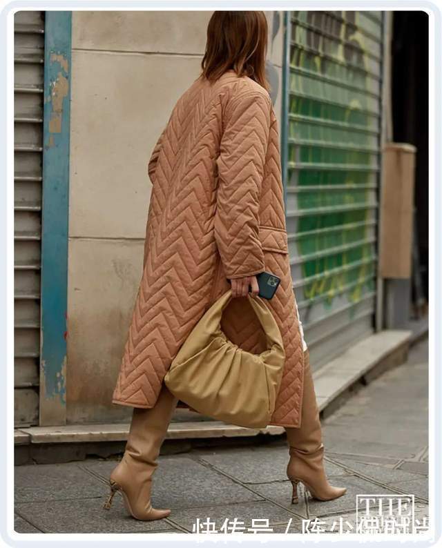 秋冬|普通的羽绒服已经过时了!今秋冬“绗缝棉服”,保暖且不臃肿
