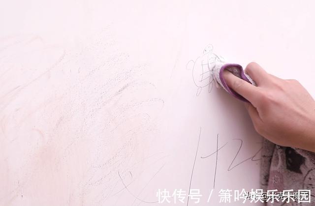 一滴水|白墙脏了不用重新刷，墙壁上抹一点，简单擦一擦就干净，省力省事
