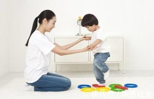 宝爸妈|宝爸妈必备:0-22个月宝宝『大动作能力训练』清单