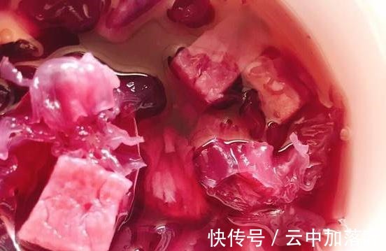 紫薯银耳汤|冬天防寒保暖最重要,多给家人煮这汤,清肠减脂,美容养颜显气色!