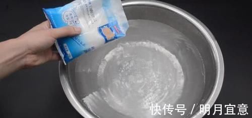 拖鞋|拖鞋穿久了污垢不好洗?一个简单的方法,洗完的拖鞋立马焕然一新
