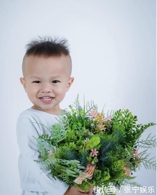 电视柜|宝宝爬着爬着突然站起来就会走了,好神奇的蜕变,你见过吗?