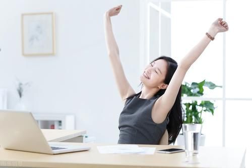 体脂率|减肥不看体重!当身体出现这4个信号,说明你正在变瘦