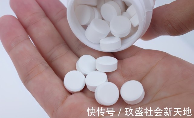 高血压患者|4种“食物”尽量少碰，避免血压飙升，再不停止！降压药等于“白吃”