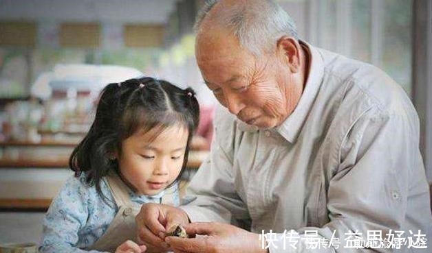 姥姥|“老来我家蹭饭害臊不”姥姥逗外孙,孩子的回答戳痛了老人的心