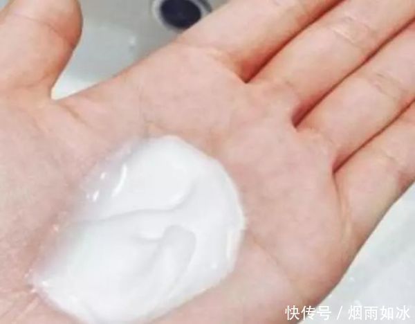 家庭主妇|玻璃脏了别傻傻爬窗擦教你一个笨方法,玻璃干净半年不用擦